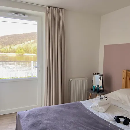 Bord De Seine * Poses